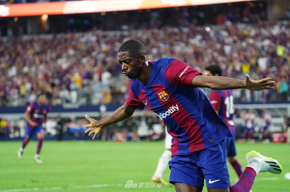 现出强大的 现出强大的